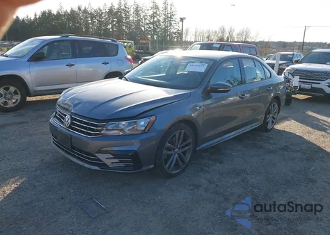 2018 Volkswagen Passat 2.0T R-Line/2.0T S z USA, uszkodzony, nr VIN 1VWAA7A34JC032370